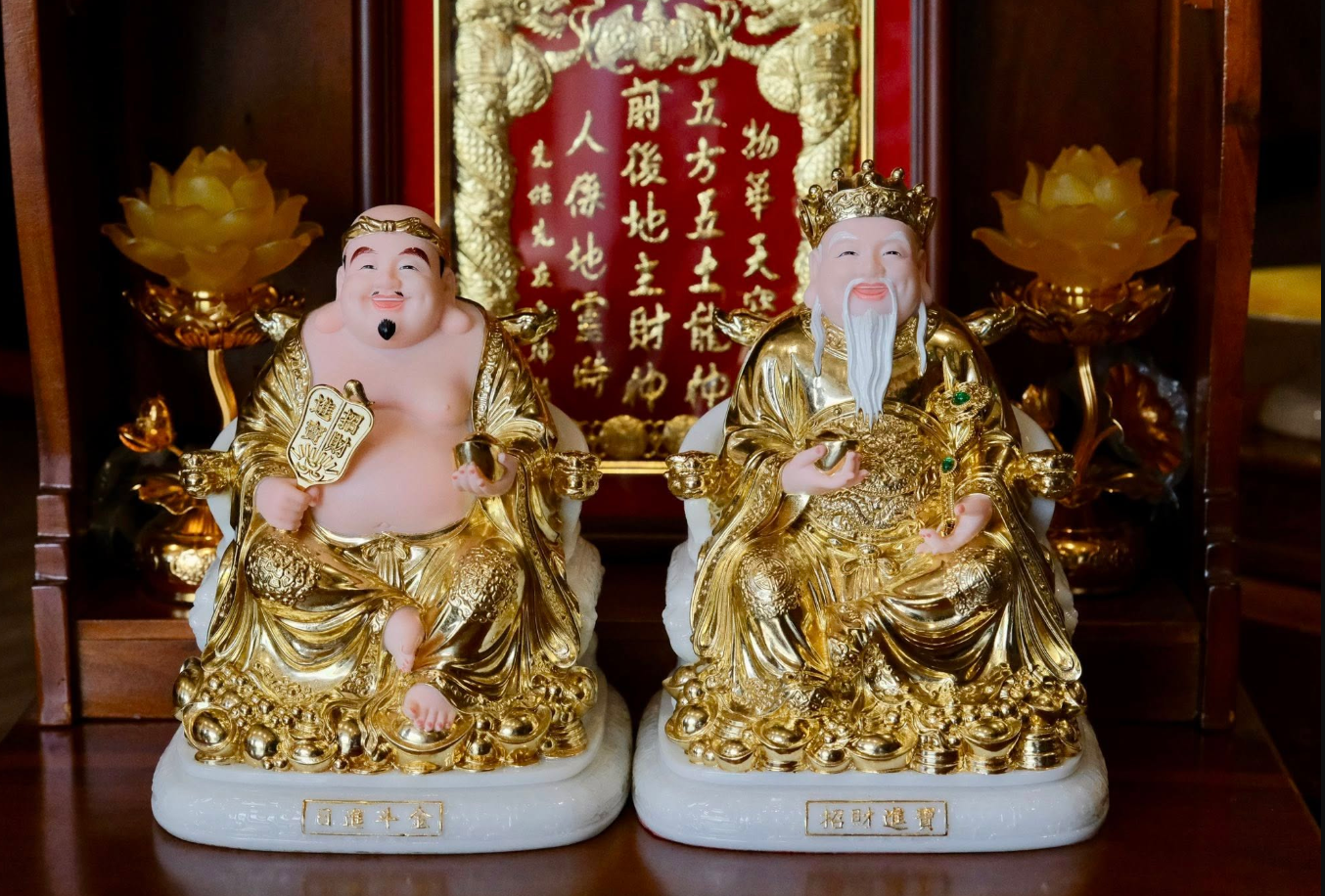 Vị trí của ông Địa và ông Thần Tài 2